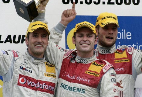 Tom Kristensen førte fra start til mål i DTM-afdelingen på Zandvoort og kunne fejre sæsonens tredje sejr med Bernd Schneider (tv.) og Martin Tomczyk som tilskuere